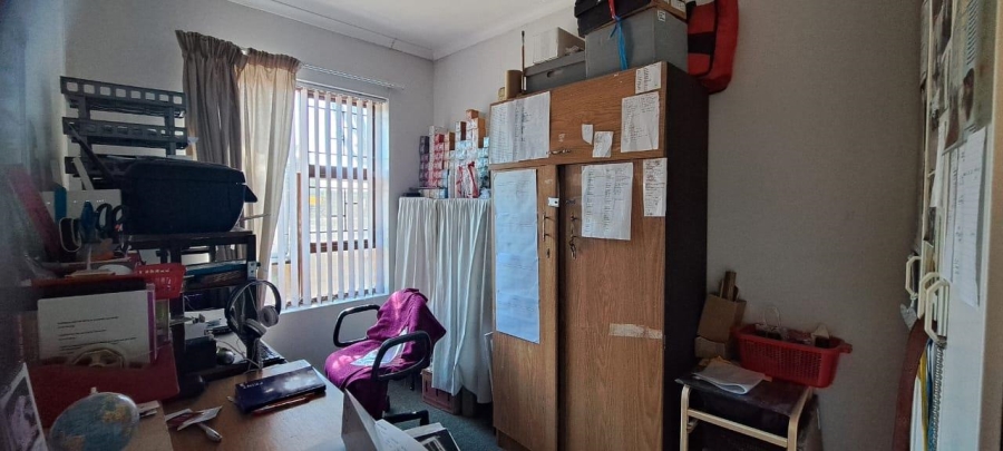 3 Bedroom Property for Sale in Heiderand Western Cape